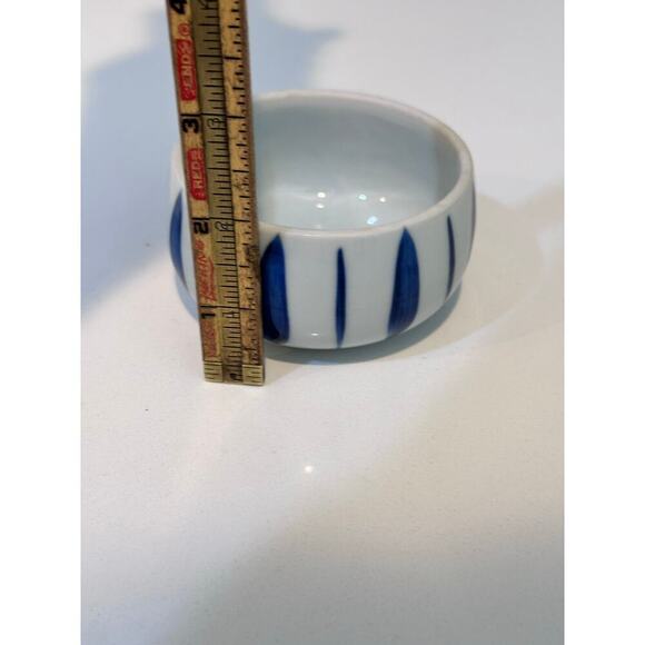 Vintage Blue & White Round Porcelain Lidded Trinket Round Dish 3" diameter - Picture 3 of 5